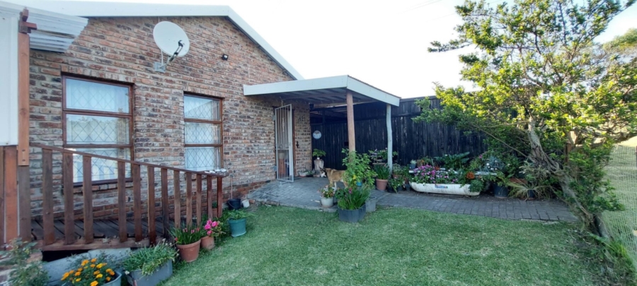 2 Bedroom Property for Sale in Sunrise On Sea Eastern Cape